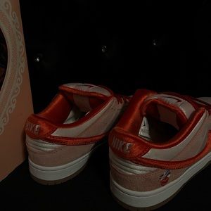 Nike SB Dunk Low - Strange Love - Valentines Day